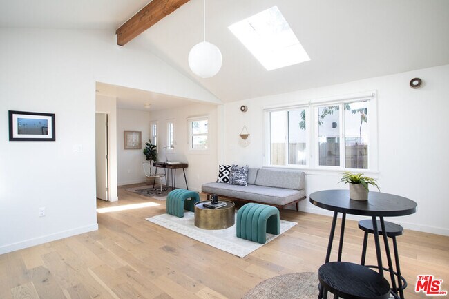 Foto del edificio - 125 Hackett Pl