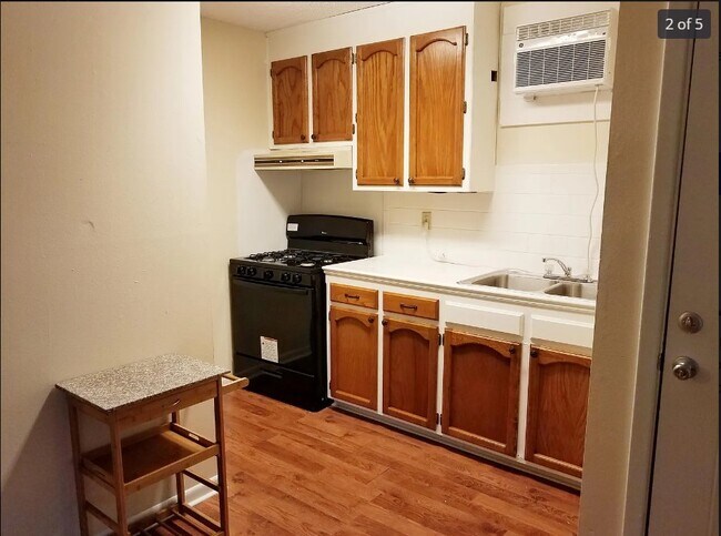 Building Photo - 6921 Whitlow Dr