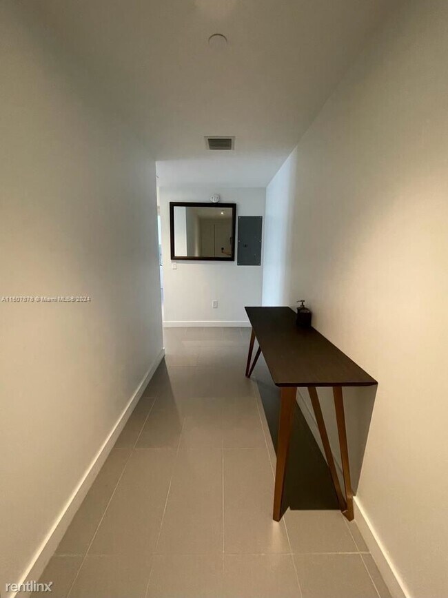 Building Photo - 2 br, 2 bath Condo - 1600 NE 1st Ave Apt 2210