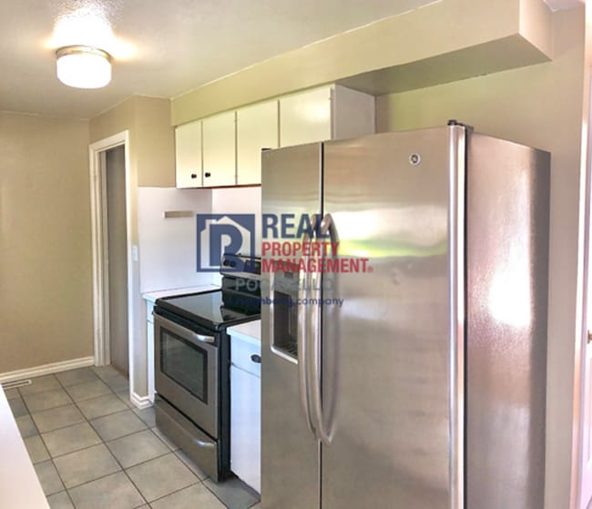 Building Photo - Amazing 5 Bedroom 2 Bathroom Home For Rent