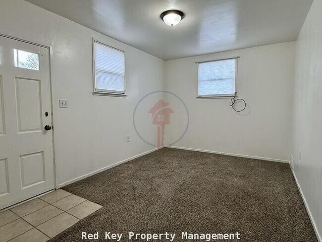 Foto del edificio - Utah Ave Triplex #2