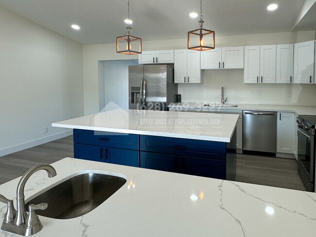 Building Photo - 14630 N 63rd Ave