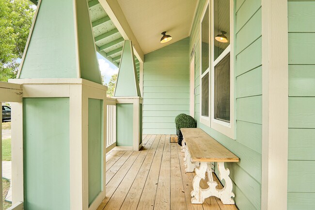 Foto del edificio - 1038 W Mistletoe Ave