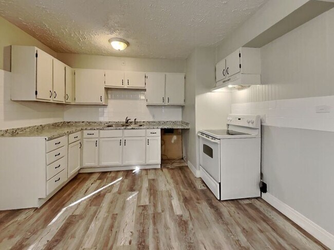 Foto del edificio - 11217 Corrington Ave