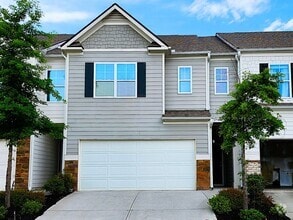 Building Photo - 5256 Barberry Ave