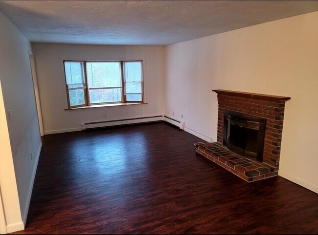 Building Photo - 107 Laurelwood Dr