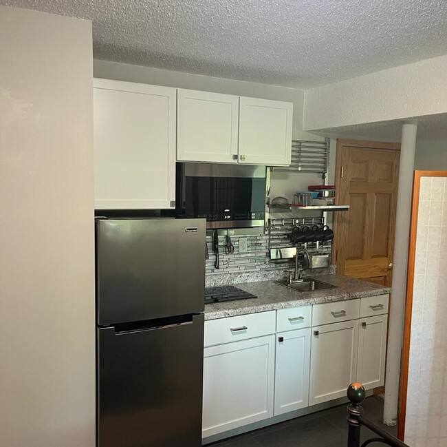 Kitchen - 16922 Excelsior Blvd
