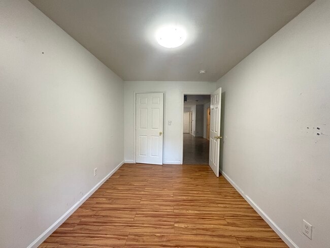 Building Photo - 60 Stegman St