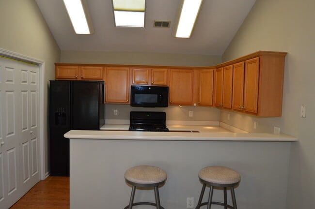 Building Photo - 2145 Highland Gate Dr