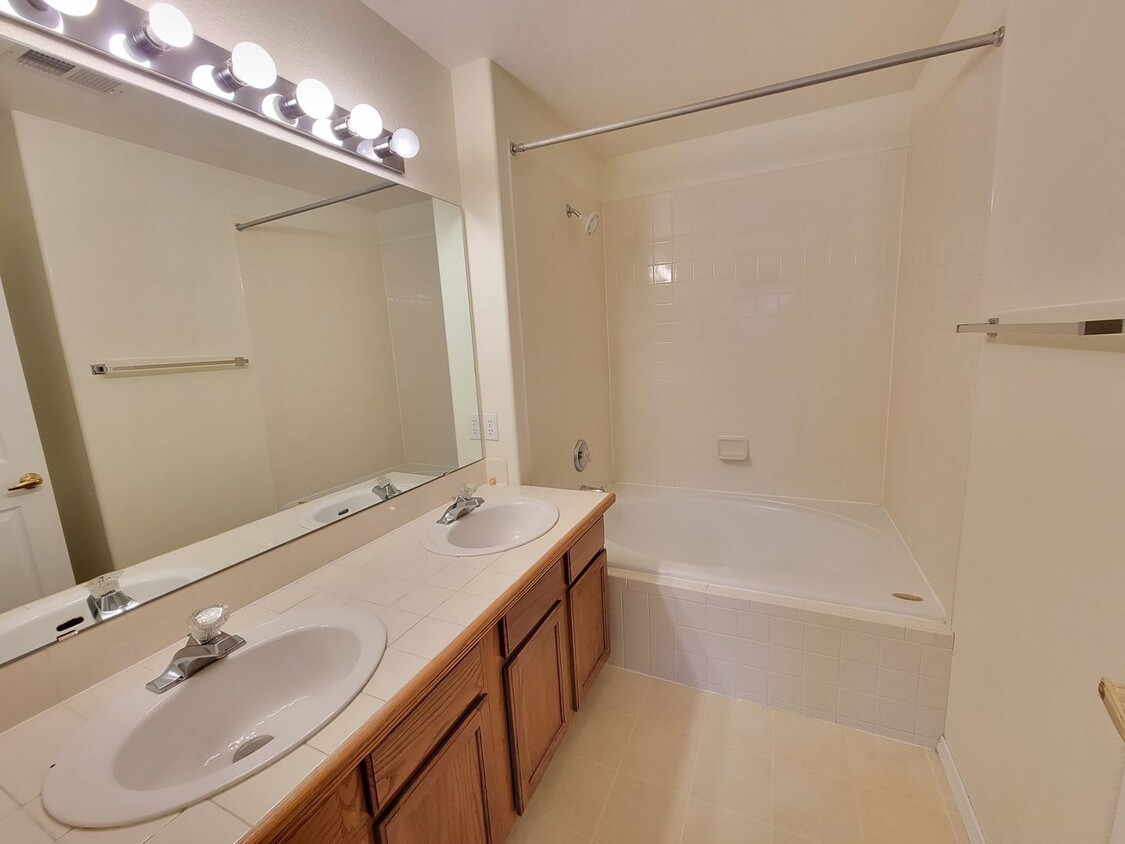 Photo - 3650 Strawberry Field Grove Unit G