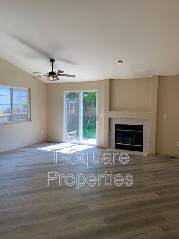 Building Photo - 303 83rd Dr SE