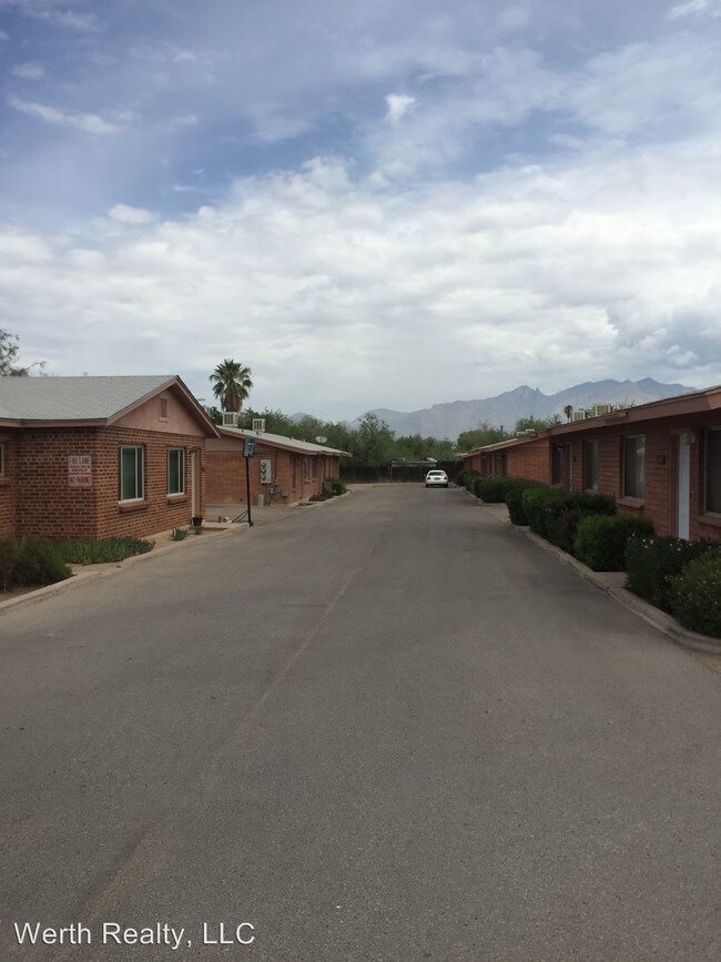 Foto del edificio - 3635-3655 E Bellevue St