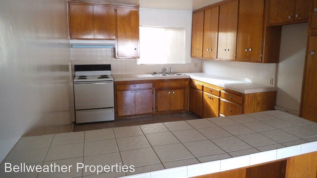 Foto del edificio - 3235 E 15th St