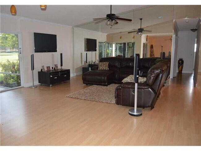 Foto del edificio - 6510 NW 89th Ave