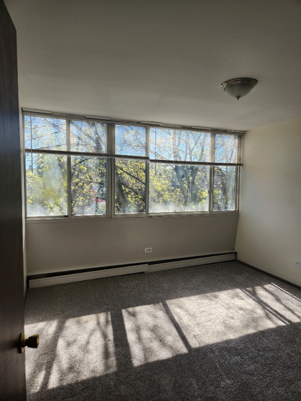 Building Photo - 3575 N Oakland Ave