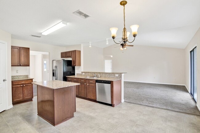 Building Photo - Charming 4-Bedroom Home with Spacious Yard