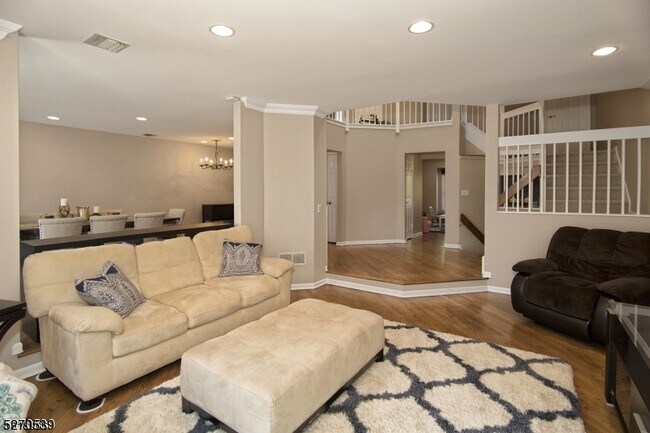 Foto del edificio - 42 Schindler Terrace