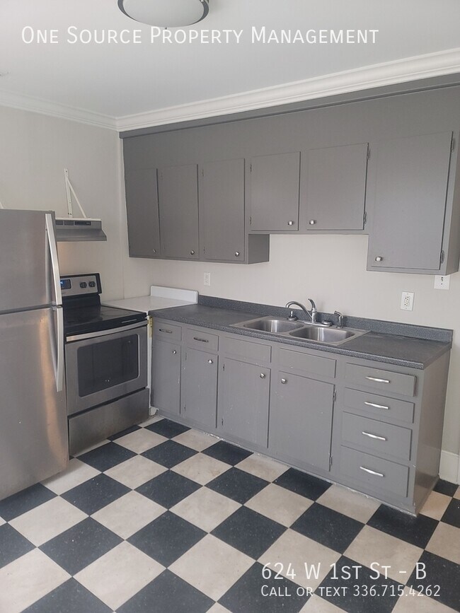 Building Photo - 624 W 1st St