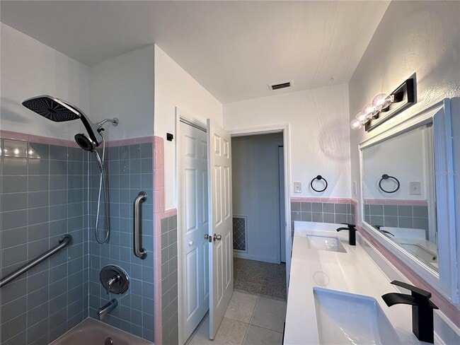 Foto del edificio - 2275 Hawthorne St