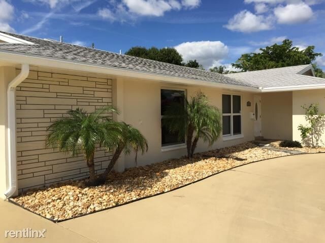 Foto del edificio - 4 br, 2 bath  - 10171 Daphne Ave