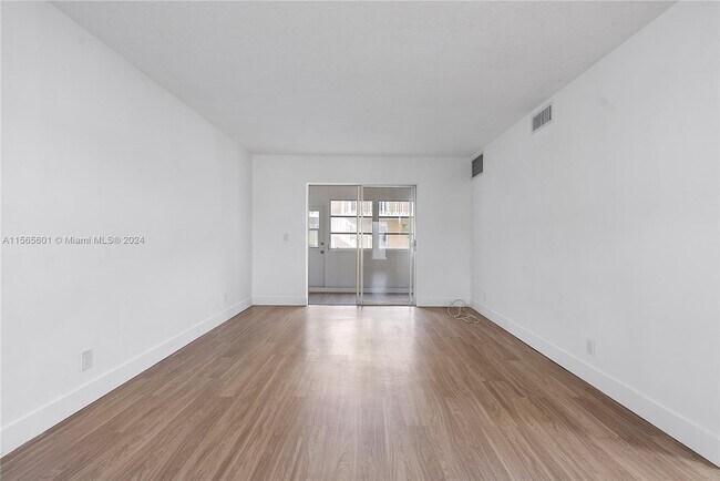 Foto del edificio - 2191 NE 1st Ct