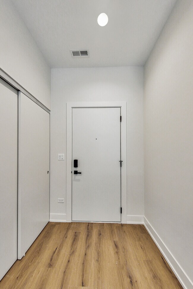 Foto del edificio - 3449 N Ashland Ave