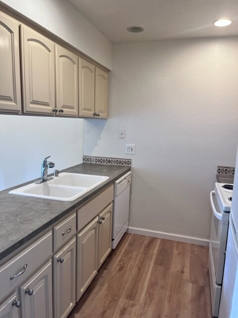 Foto del edificio - 1925 46th Ave