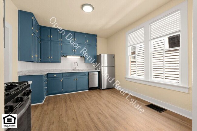 Foto del edificio - 920 W Jefferson Blvd