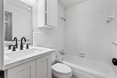 Building Photo - 1725 Whispering Woods Dr