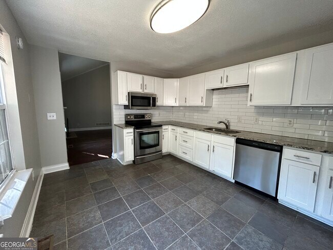 Foto del edificio - 7130 Highbrook Cir E