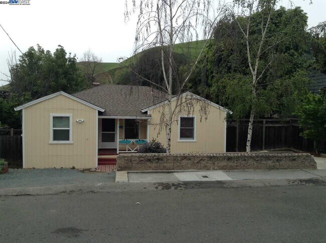 Building Photo - 38077 Canyon Heights Dr