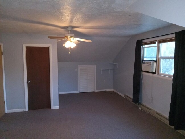 Building Photo - WCU Student 2 Bedroom 2 Bath Townhouse 1 m...