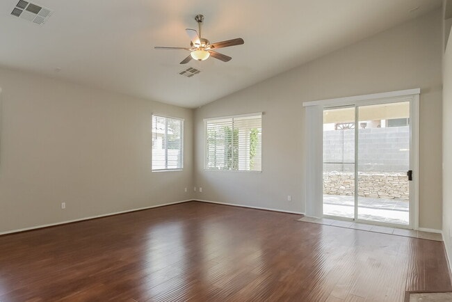 Building Photo - 71 St Johns Wood Ave
