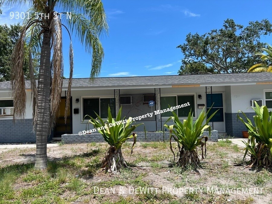 Foto principal - 9301 5th St N