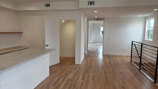 Foto del edificio - 915 N Ridgewood Pl