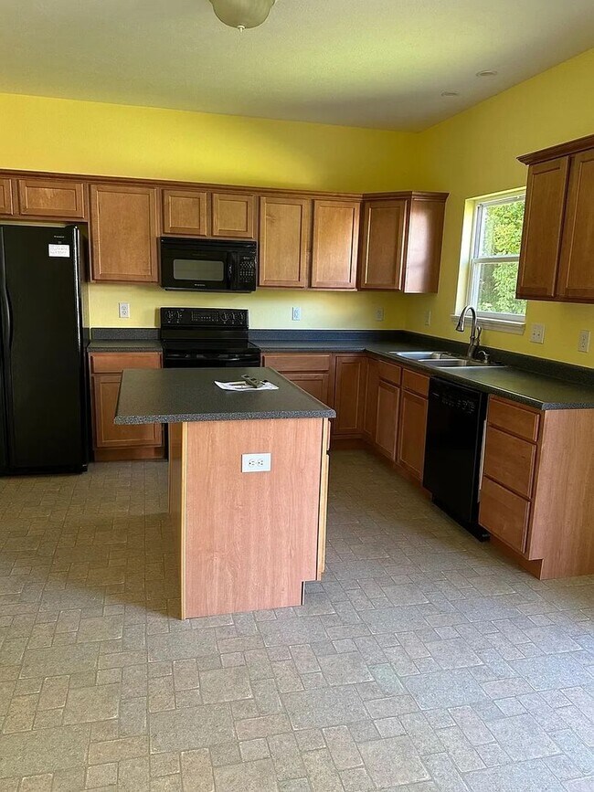 Foto del edificio - Spacious 2-story house in West Lafayette