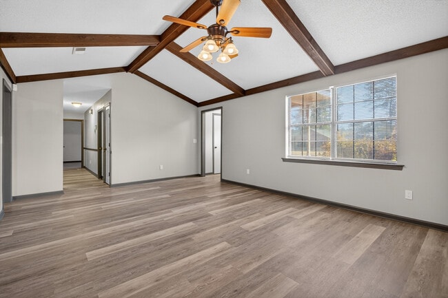 Building Photo - 314 Nottingham Way