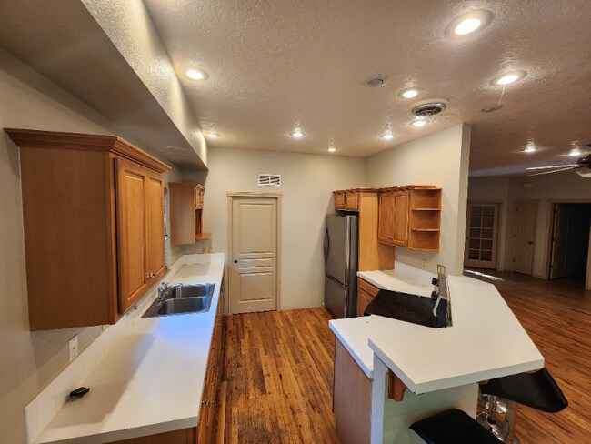 Foto del edificio - 2821 Woody Dr