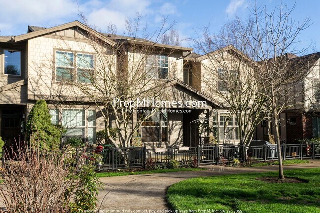 Building Photo - Cozy Two Bedroom Townhome in the Heart of Villebois - Newly Painted Interior!