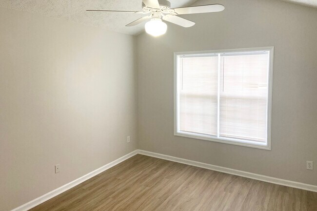 Building Photo - 2721 Ashby Dr