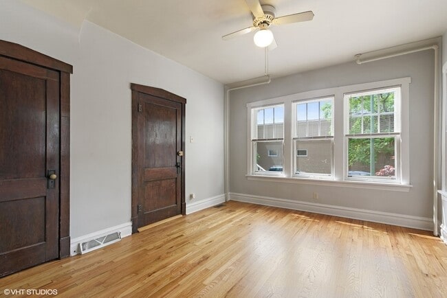 Building Photo - 1652 W Nelson St