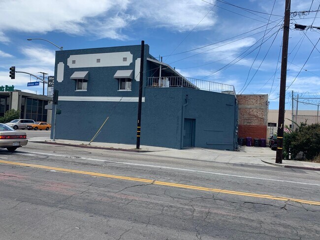 Building Photo - 3145 E Anaheim St