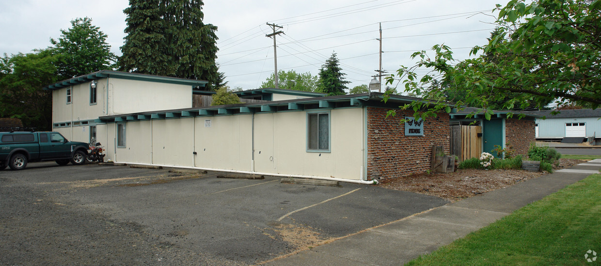 Primary Photo - Cherry Blossom Apartments