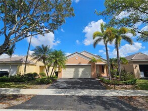 Building Photo - 4279 Greenbriar Ln