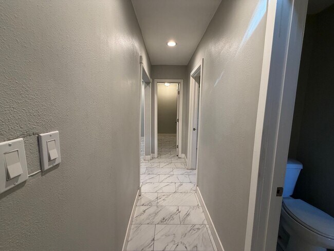 Foto del edificio - Beautifully updated 1 bed 1 bath in Thousand Oaks! All utilities included