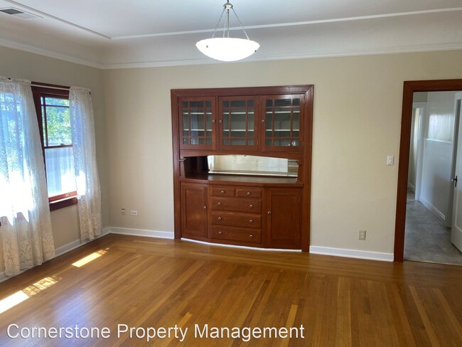 Building Photo - 2 br, 1 bath House - 331 N 11th St