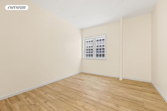 Foto del edificio - 40-30 58th St