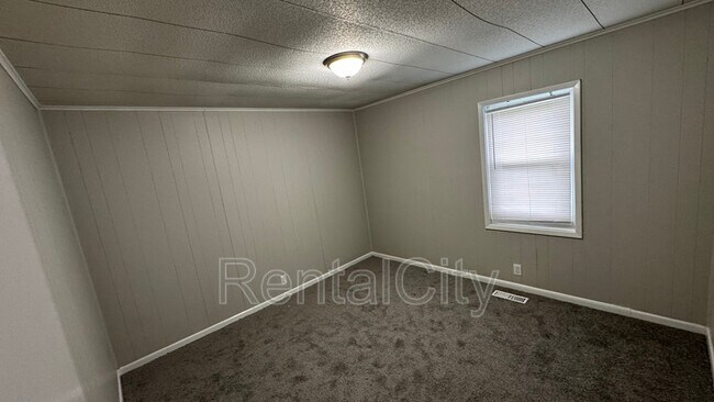 Building Photo - 115 Stuart Loop