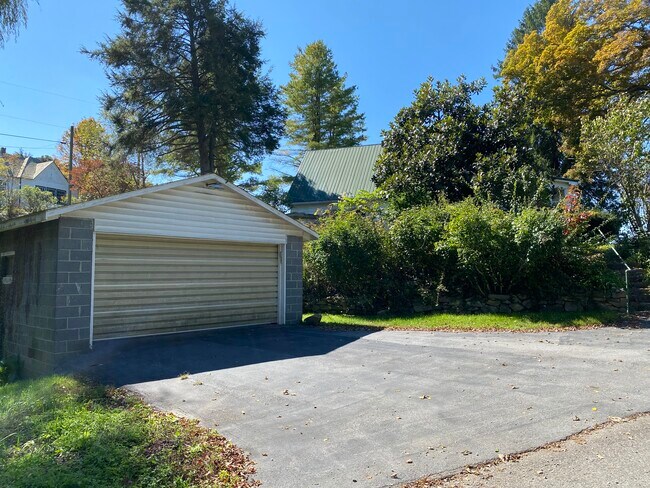 Building Photo - 135 Crawfish Rd