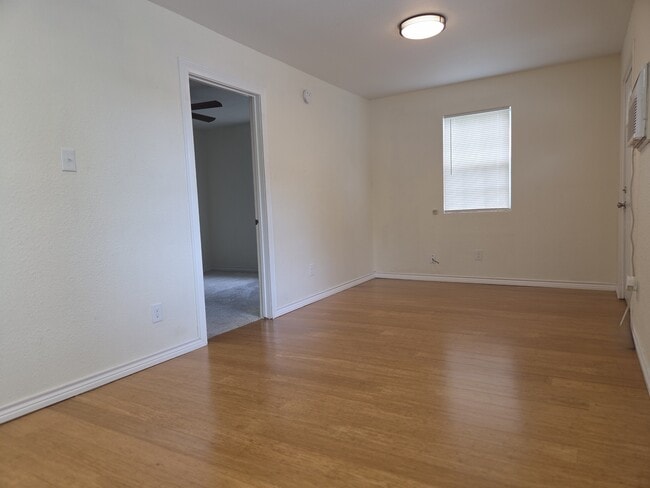 sala de estar - 513 Wolf St